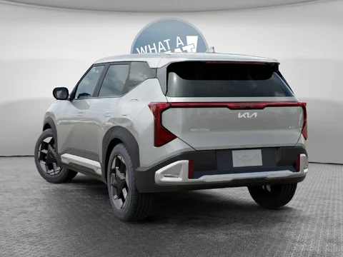 2027 Kia Seltos S, photo 4