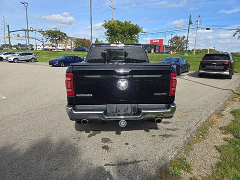 2019 RAM 1500 Laramie 4WD, photo 4