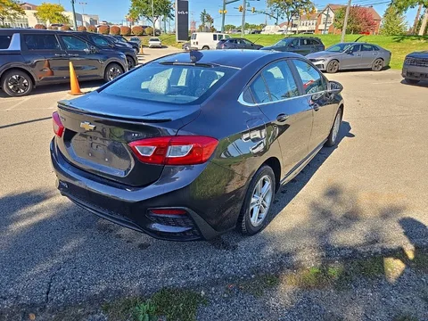 2017 Chevrolet Cruze LT, photo 3
