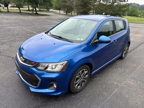 2017 Chevrolet Sonic LT, photo 4