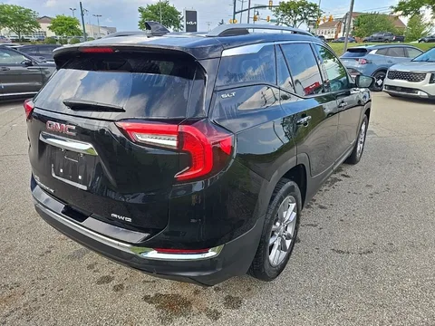 2022 GMC Terrain SLT AWD, photo 3