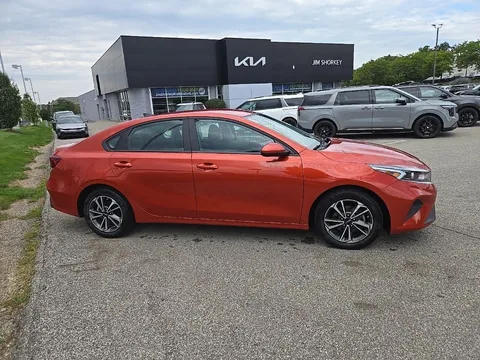 2023 Kia Forte LXS, photo 2