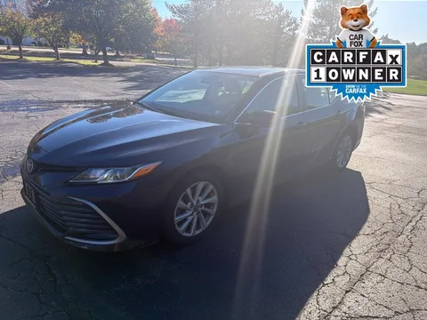 2021 Toyota Camry LE, photo 3