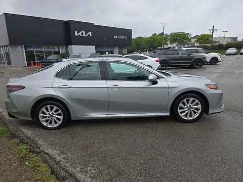 2024 Toyota Camry LE AWD, photo 2