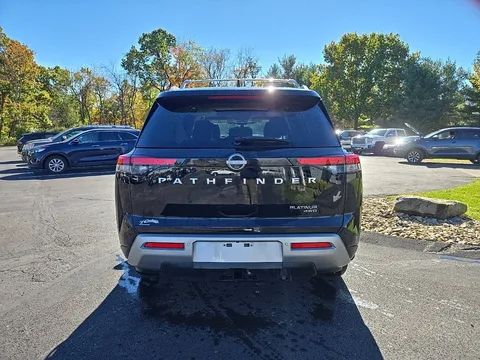 2024 Nissan Pathfinder Platinum, photo 4