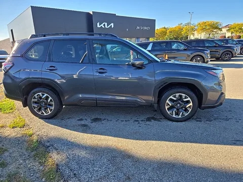 2025 Subaru Forester Premium Premium, photo 2