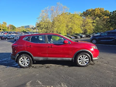 2019 Nissan Rogue Sport S, photo 2