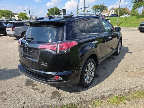 2017 Toyota RAV4 Hybrid Limited AWD, photo 3