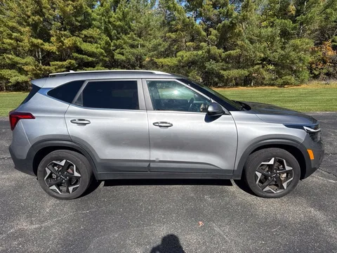 2024 Kia Seltos EX AWD, photo 2