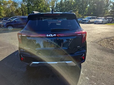 2026 Kia Seltos SX, photo 4