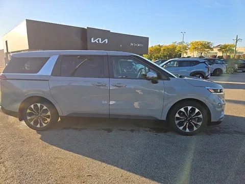 2024 Kia Carnival EX, photo 2