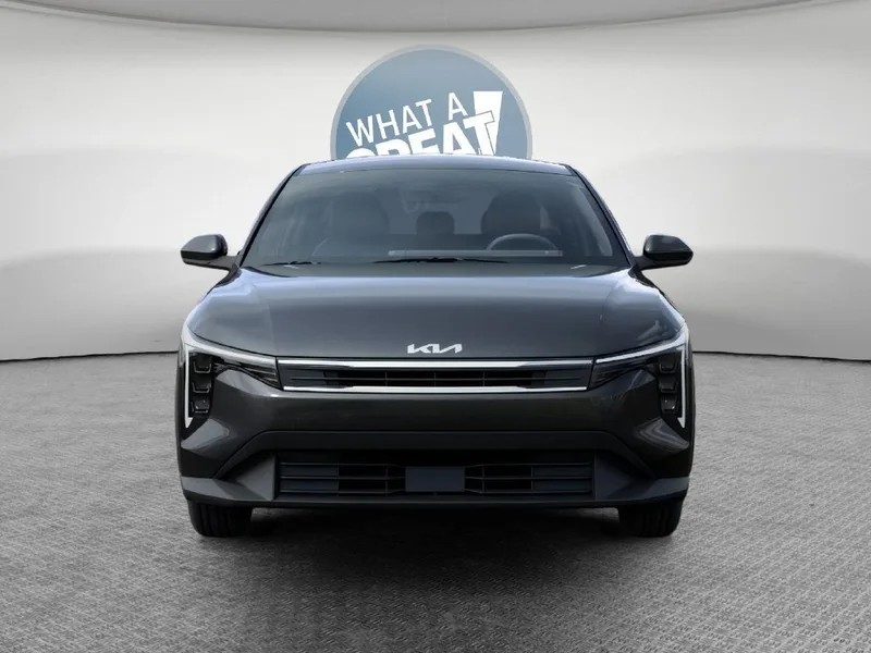 2026 Kia K4 LXS, photo 2