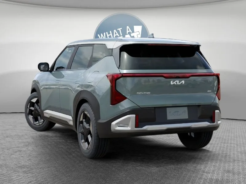 2027 Kia Seltos S, photo 4