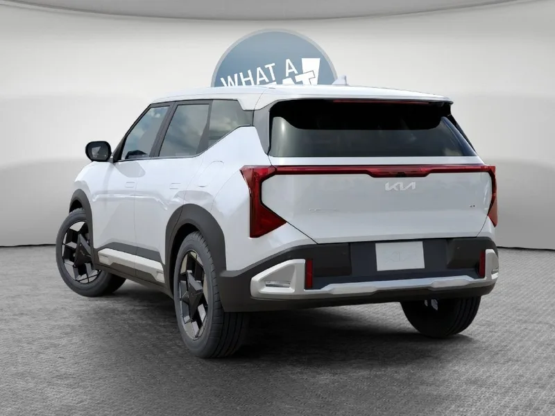 2027 Kia Seltos S, photo 4