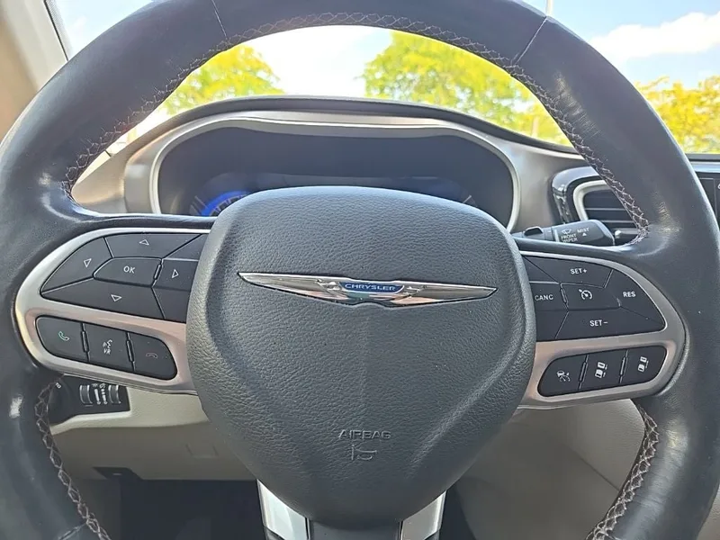 2020 Chrysler Pacifica Touring L Plus, photo 12