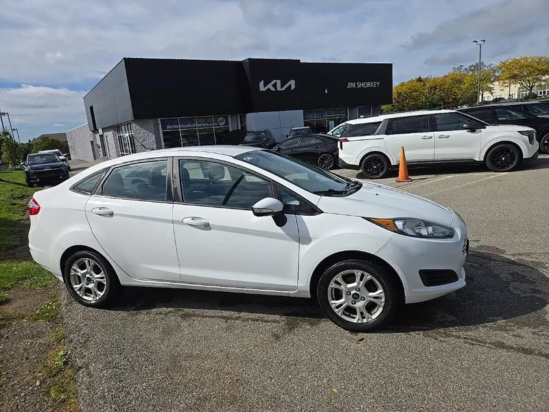 2016 Ford Fiesta SE, photo 2
