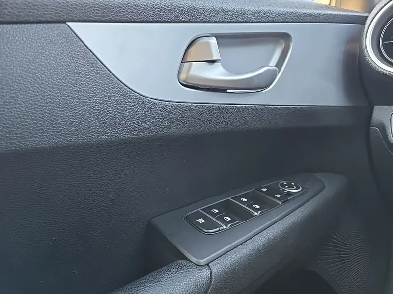 2023 Kia Forte LXS, photo 18