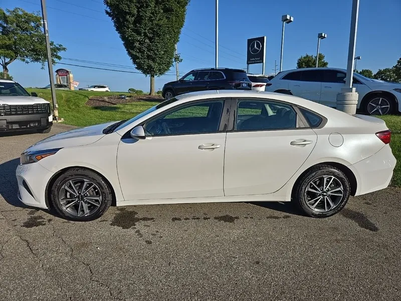 2023 Kia Forte LXS, photo 7