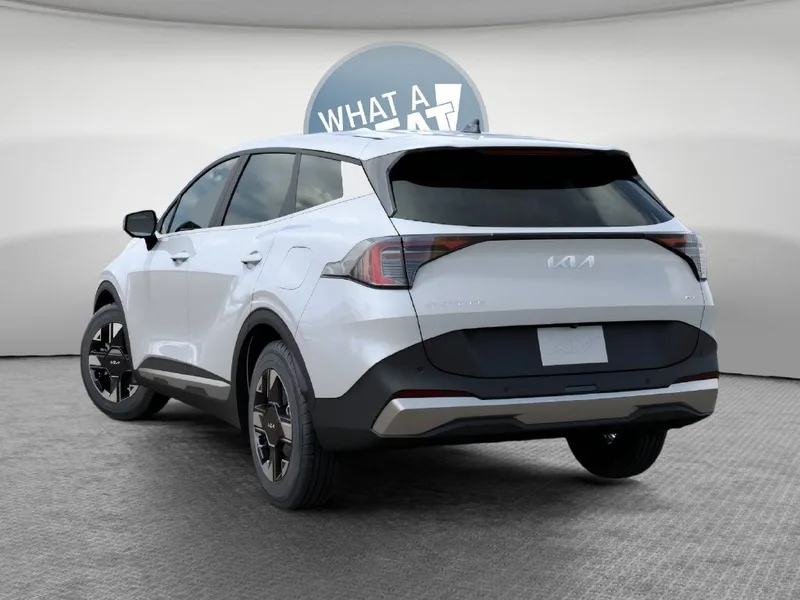 2027 Kia Sportage LX, photo 4
