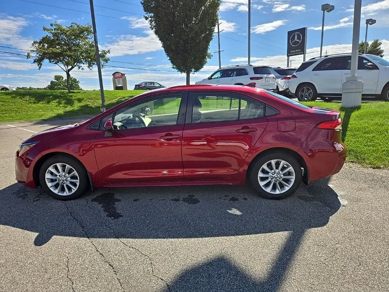 2022 Toyota Corolla LE, photo 10