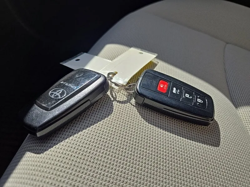 2022 Toyota Corolla LE, photo 14