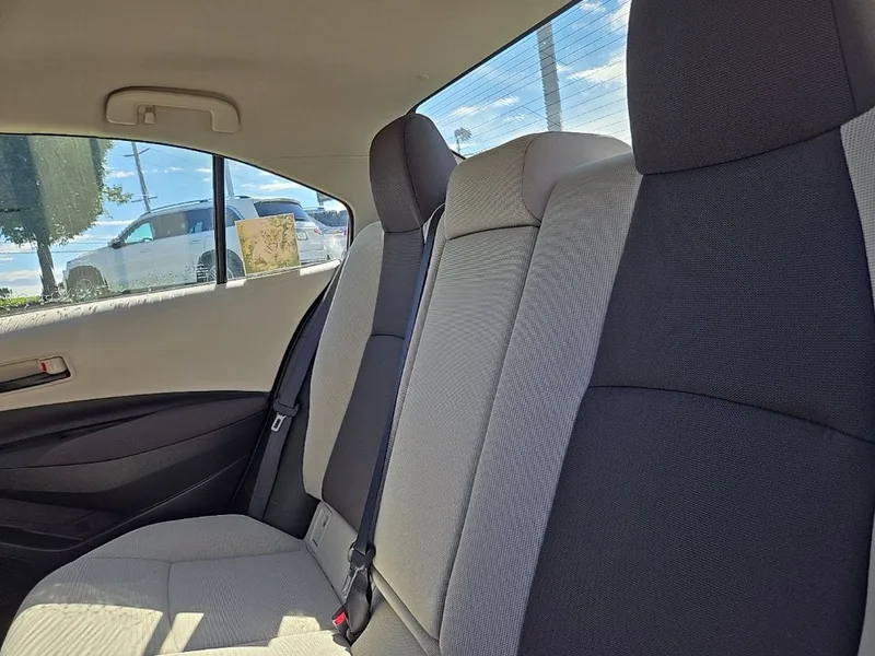 2022 Toyota Corolla LE, photo 32