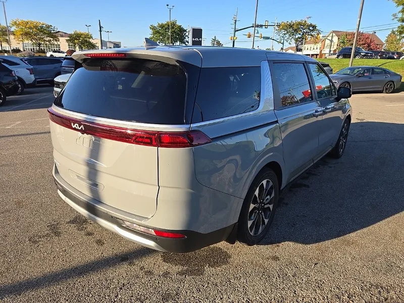 2024 Kia Carnival EX, photo 3