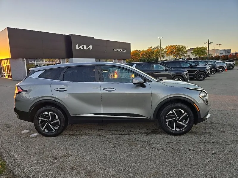2023 Kia Sportage Hybrid LX, photo 2